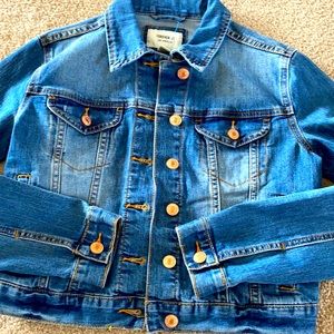 Forever 21 Button- Up Denim Jacket🦋